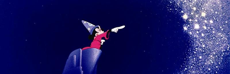 Une scène de Fantasia avec l’Apprenti Sorcier, illustrant la fusion de la musique classique Walt Disney